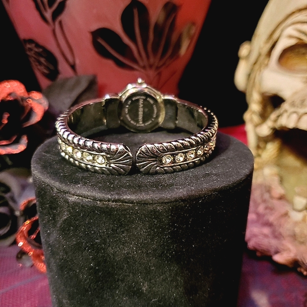 🖤Pt. 2- VTG Gorgeous Silver & Rhinestone Watch🖤 - Picture 4 of 16